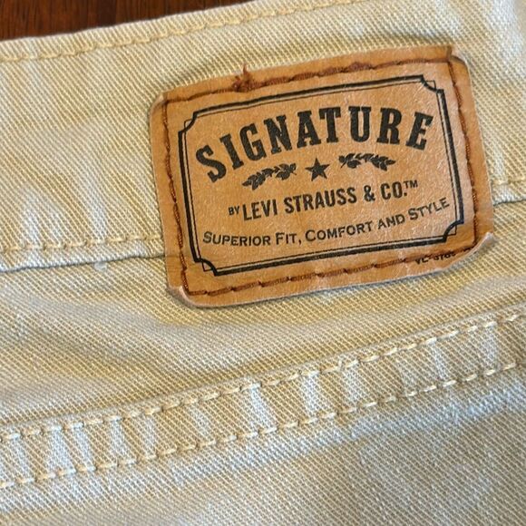 Levi’s Signature Women’s Low Rise Boot Cut Stretch Jeans Size 12 - Picture 11 of 11